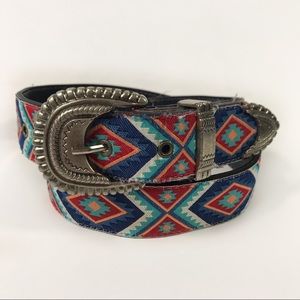 Nuovo Size 9 Southwestern Hardware Colorful Belt